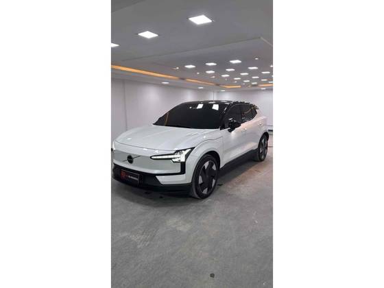 VOLVO EX30 69 KW ELÉTRICO PLUS